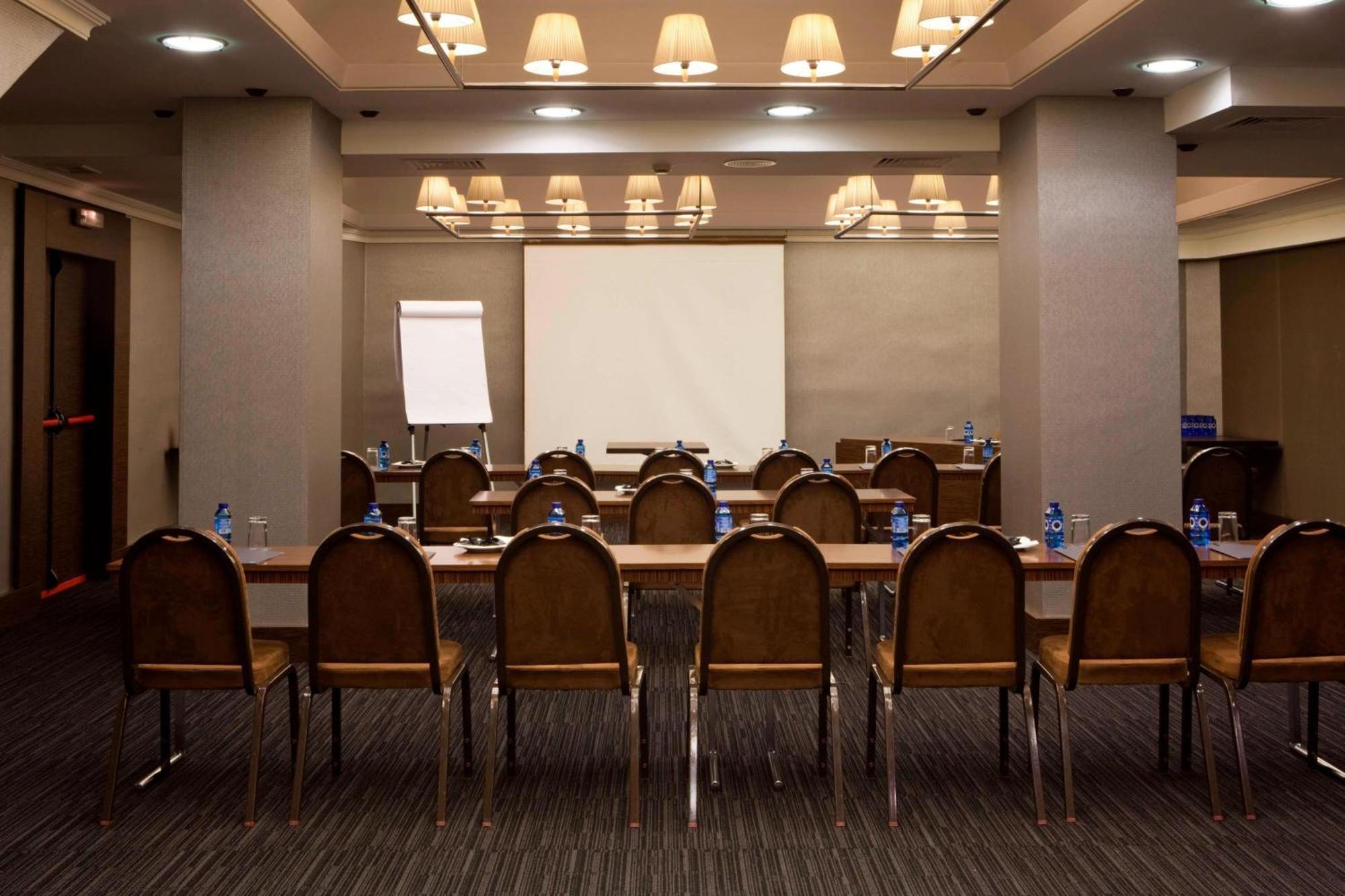 Ac Hotel Carlton Madrid By Marriott — Photos 3